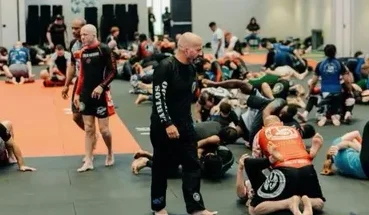 A full training hall of officers